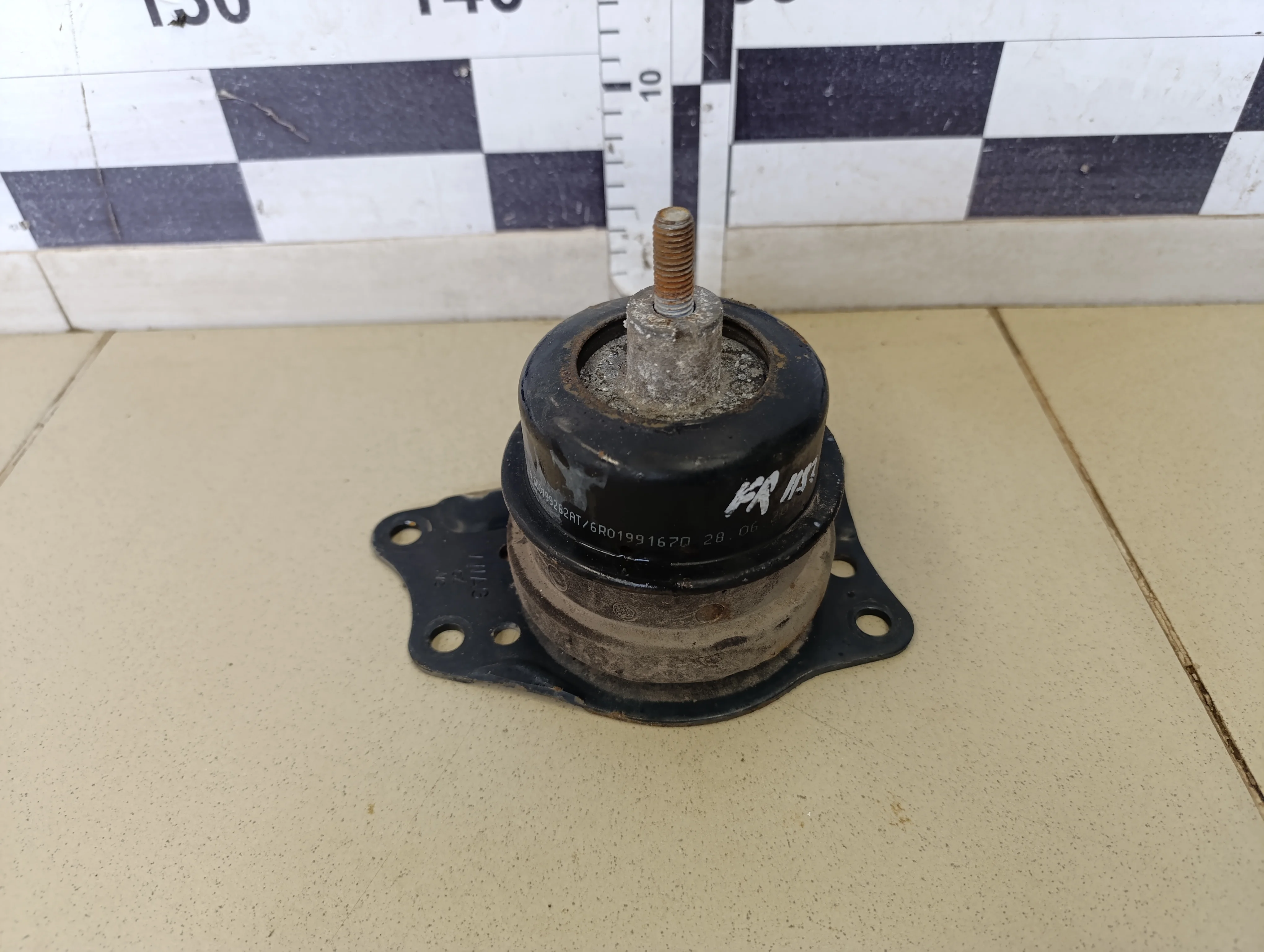 Опора двигателя правая Fabia 2007-2015