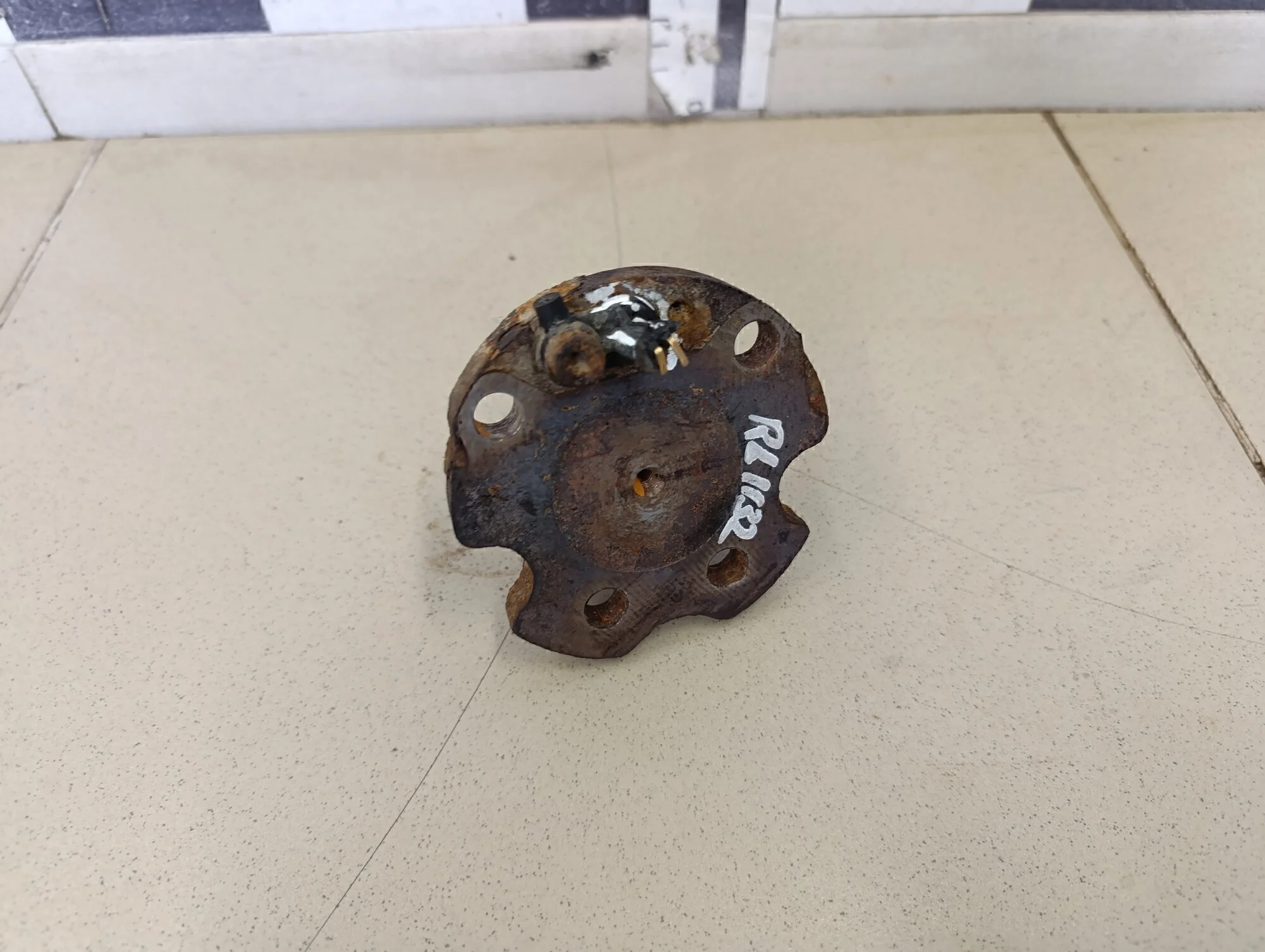 Цапфа (п.з.к.)  Polo (Sed RUS) 2011>