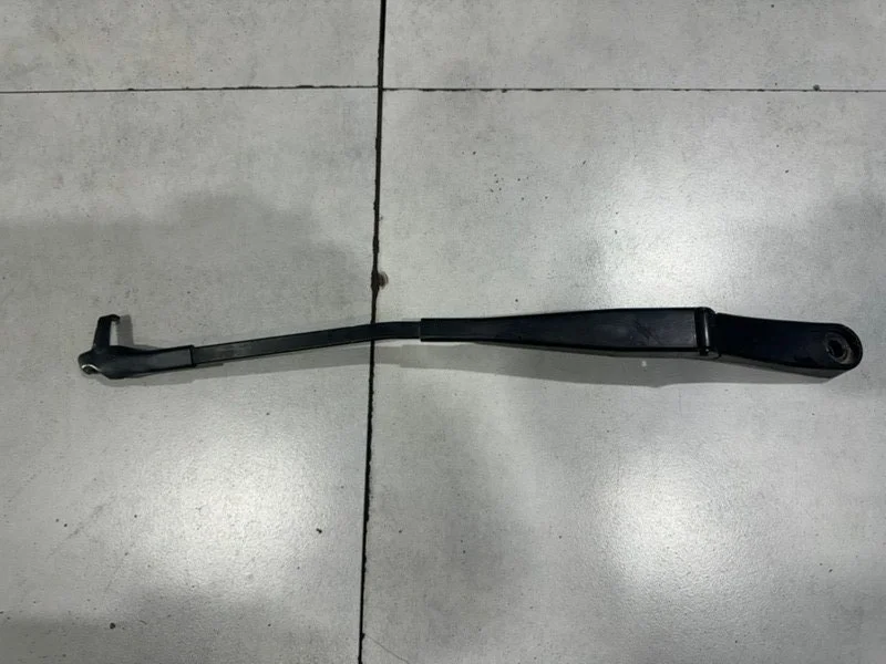 Поводок стеклоочистителя Volkswagen Touareg 2012