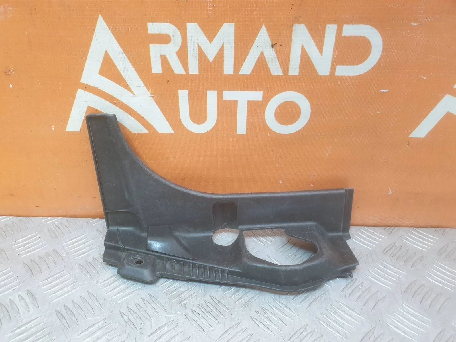 Обшивка багажника Toyota Land Cruiser 2007-2021