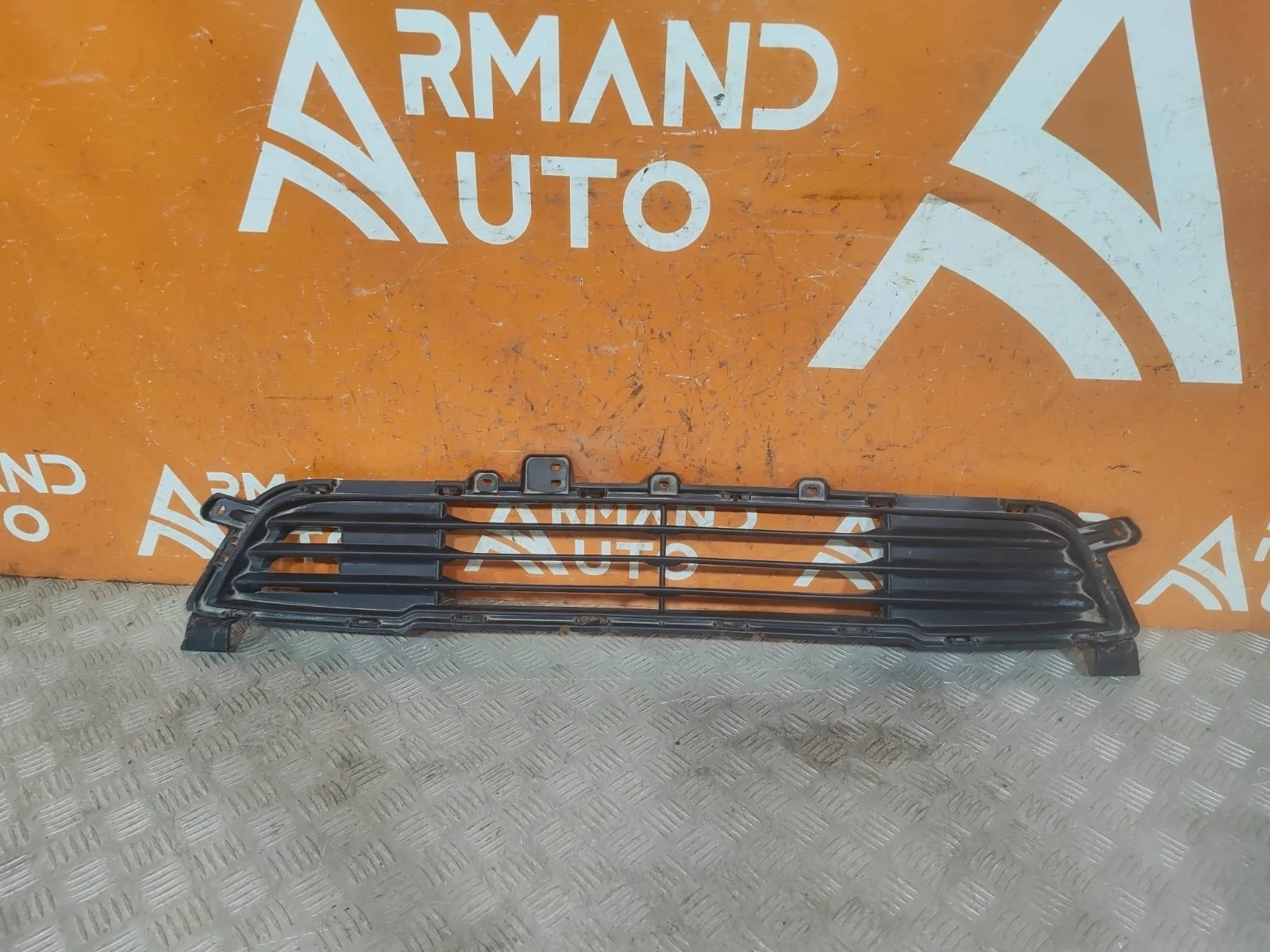 Решетка бампера нижняя Mitsubishi Outlander 2012-2015 3