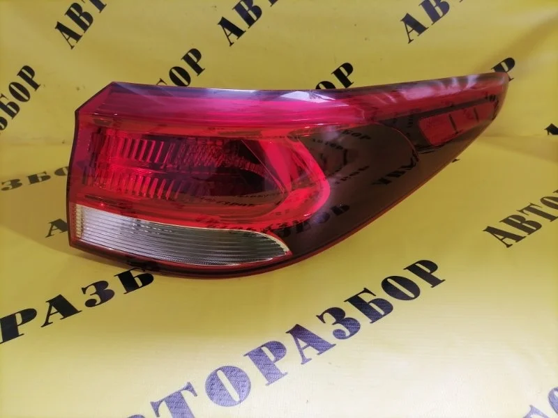 Фонарь задний правый внешний Kia Rio 4 2017-H.b. 92402H0000