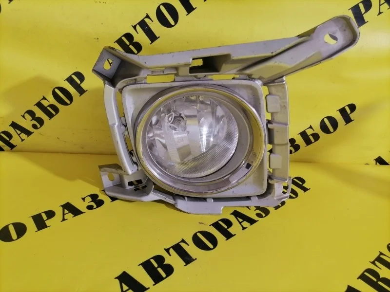 Фара противотуманная правая (птф) Toyota Land Cruiser 200 2008-2021 8121060200