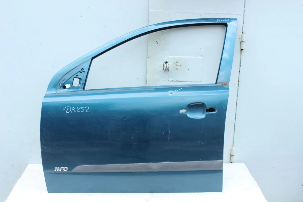 Дверь передняя левая Opel Astra H ДВ252