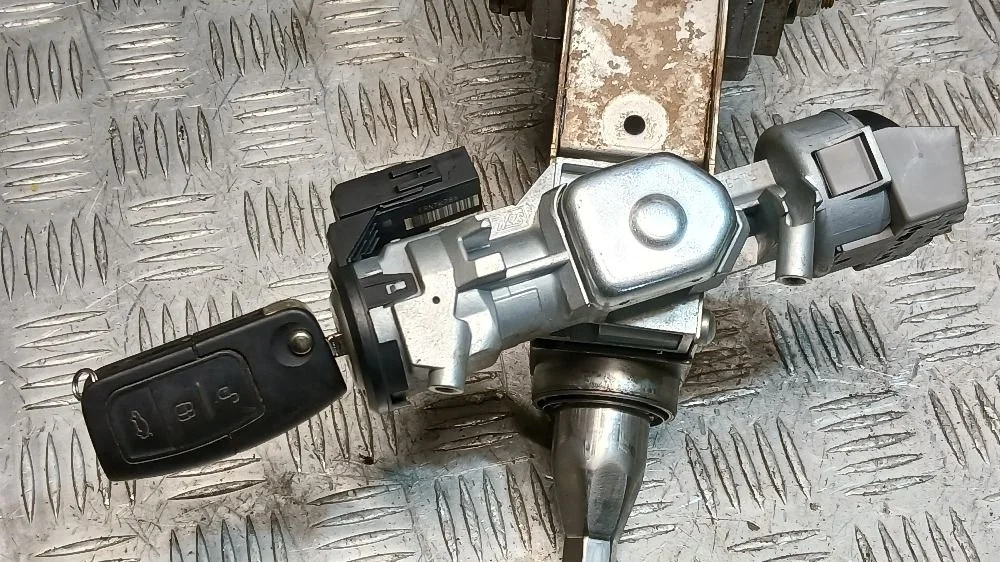 Замок зажигания на Ford Focus 2