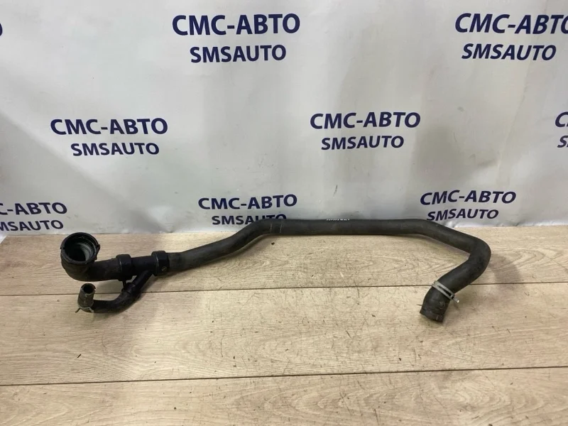 Патрубок охлаждения Volvo S60 31338177 С60 1.6