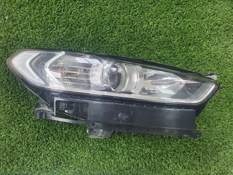 Фара правая Ford Mondeo (5) V (2014–2019)