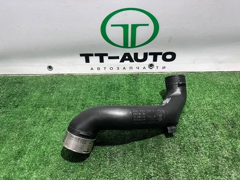 Патрубок интеркулера BMW 6 F06 F12 5 F10 7 F01