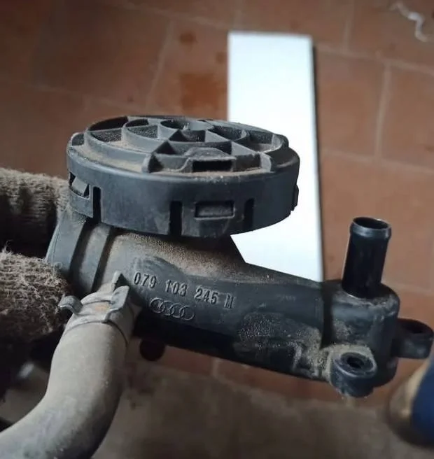 Маслоотделитель Audi A8 D4 (2010—2014) 4,2