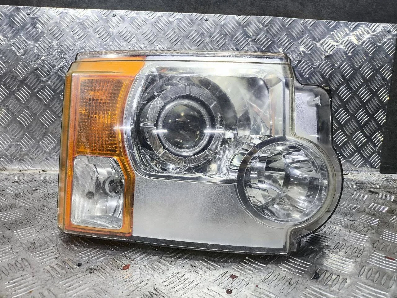 фара правая Land Rover Discovery 3 L319