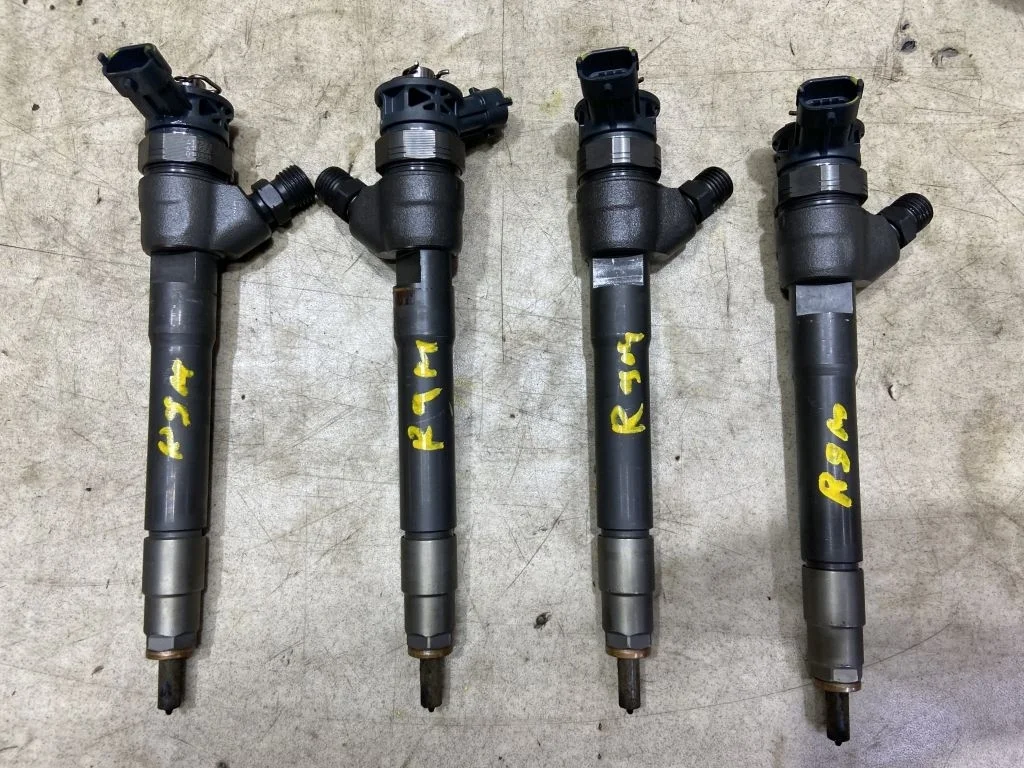 Форсунка топливная Nissan Renault R9M 0445110546