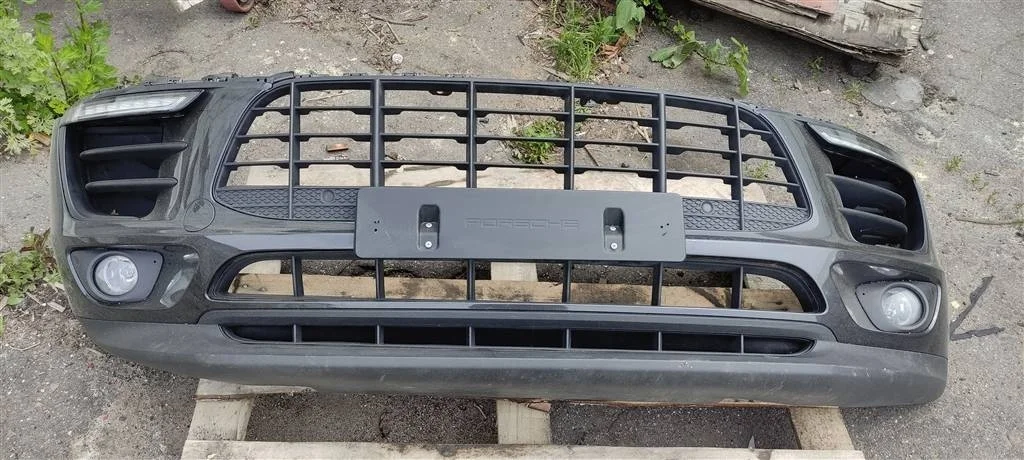Бампер передний 95B807221A  3.0 TDI Porsche