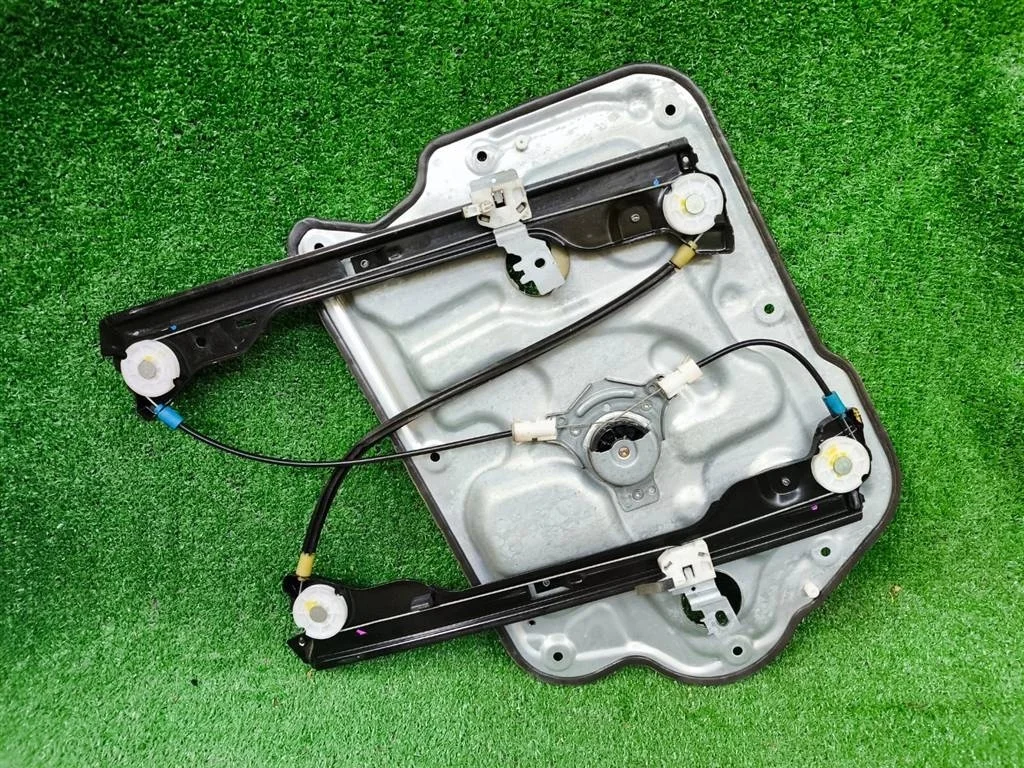 Б.у. стеклоподъемник NISSAN QASHQAI J10 NISSAN QASHQAI J10
