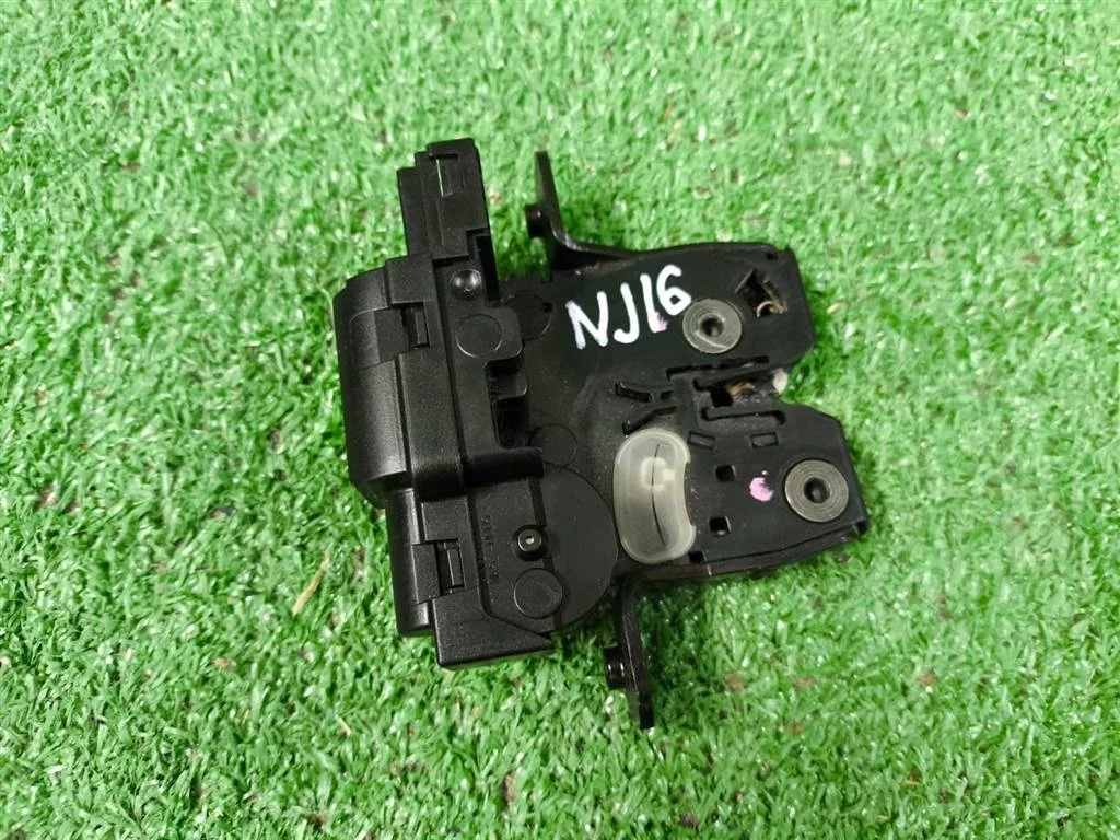 Б.у. замок багажника NISSAN QASHQAI J10 NISSAN QASHQAI J10