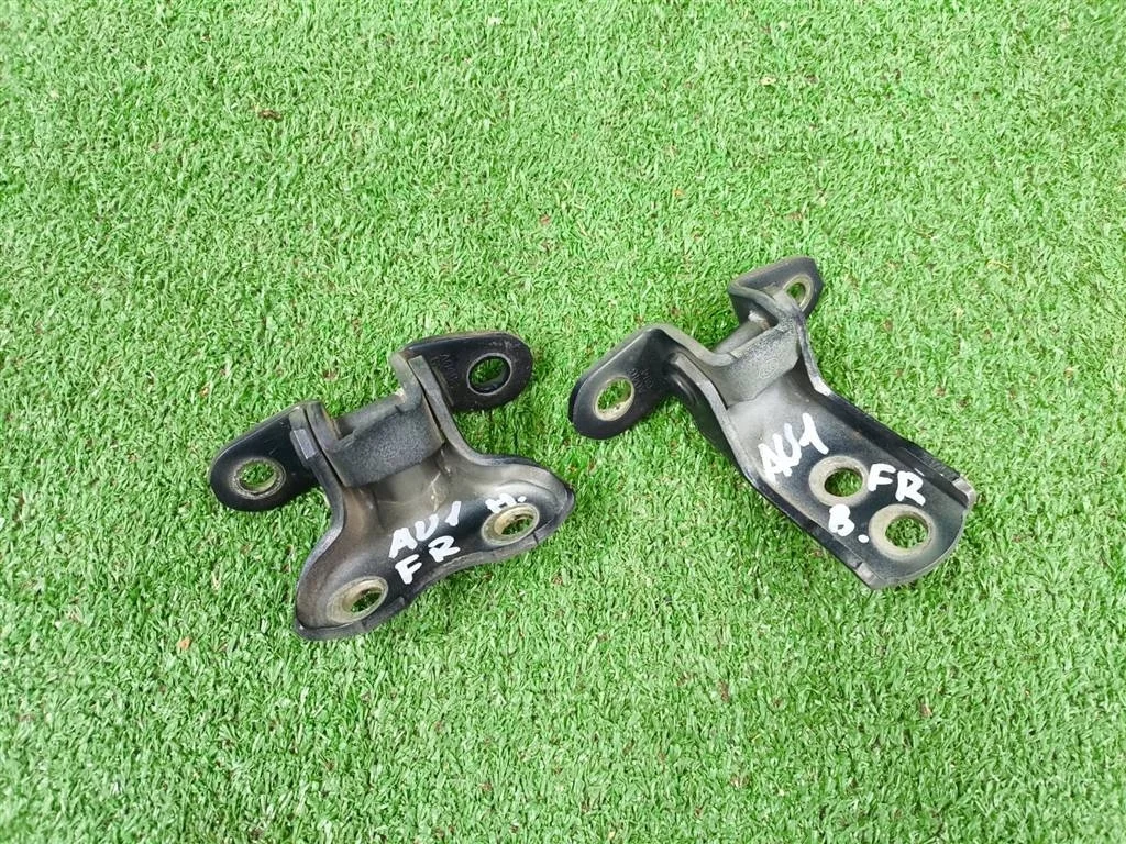 Б.у. петля двери TOYOTA AURIS ZRE150 TOYOTA AURIS ZRE150