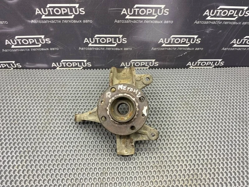 Поворотный кулак со ступицей Renault Megane 2008 8200297032 УНИВЕРСАЛ 1.5 K9K, передний правый