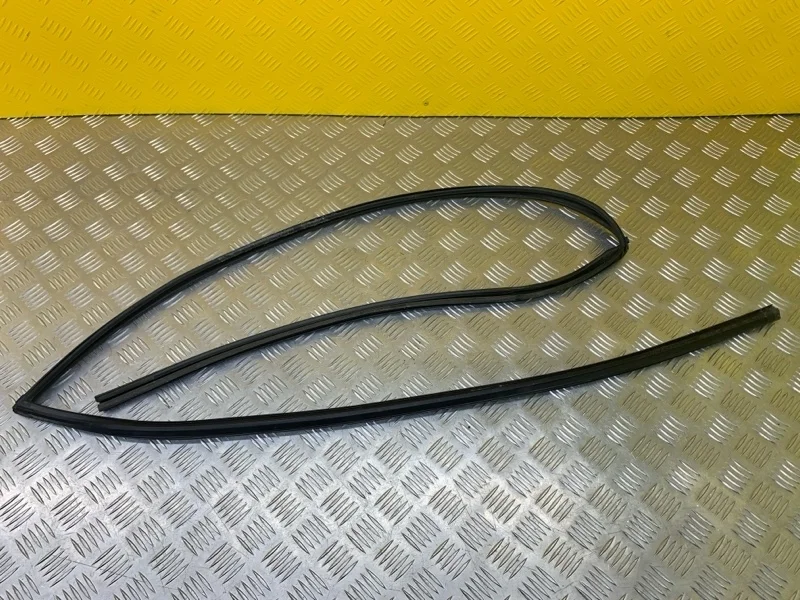 Уплотнитель стекла двери (бархотка) Toyota Land Cruiser Prado 120 (2002-2009) 2008 Внедорожник