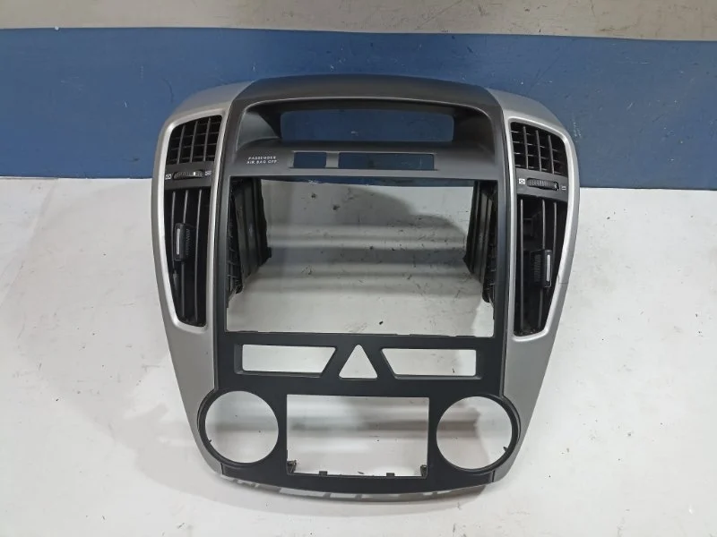 Накладка с дефлектором Kia Ceed 2012 847411H035AL4 ED 1.6 G4FC