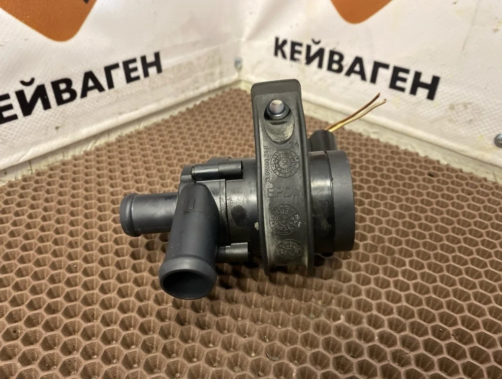 Дополнительный насос Volkswagen Golf 2010 6