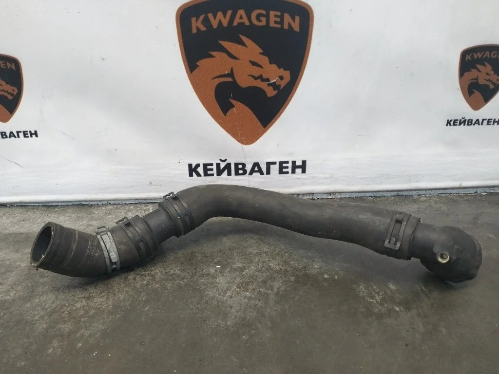 Патрубок системы охлаждения Volkswagen Tiguan 2009 5N