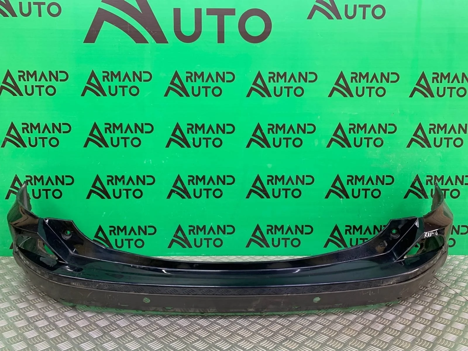 Бампер Toyota RAV4 2015-2019 CA40