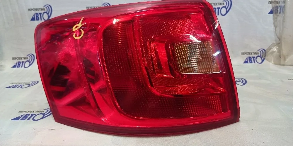 Фонарь задний левый Volkswagen Jetta VI (2010—2015) 5C6945095E