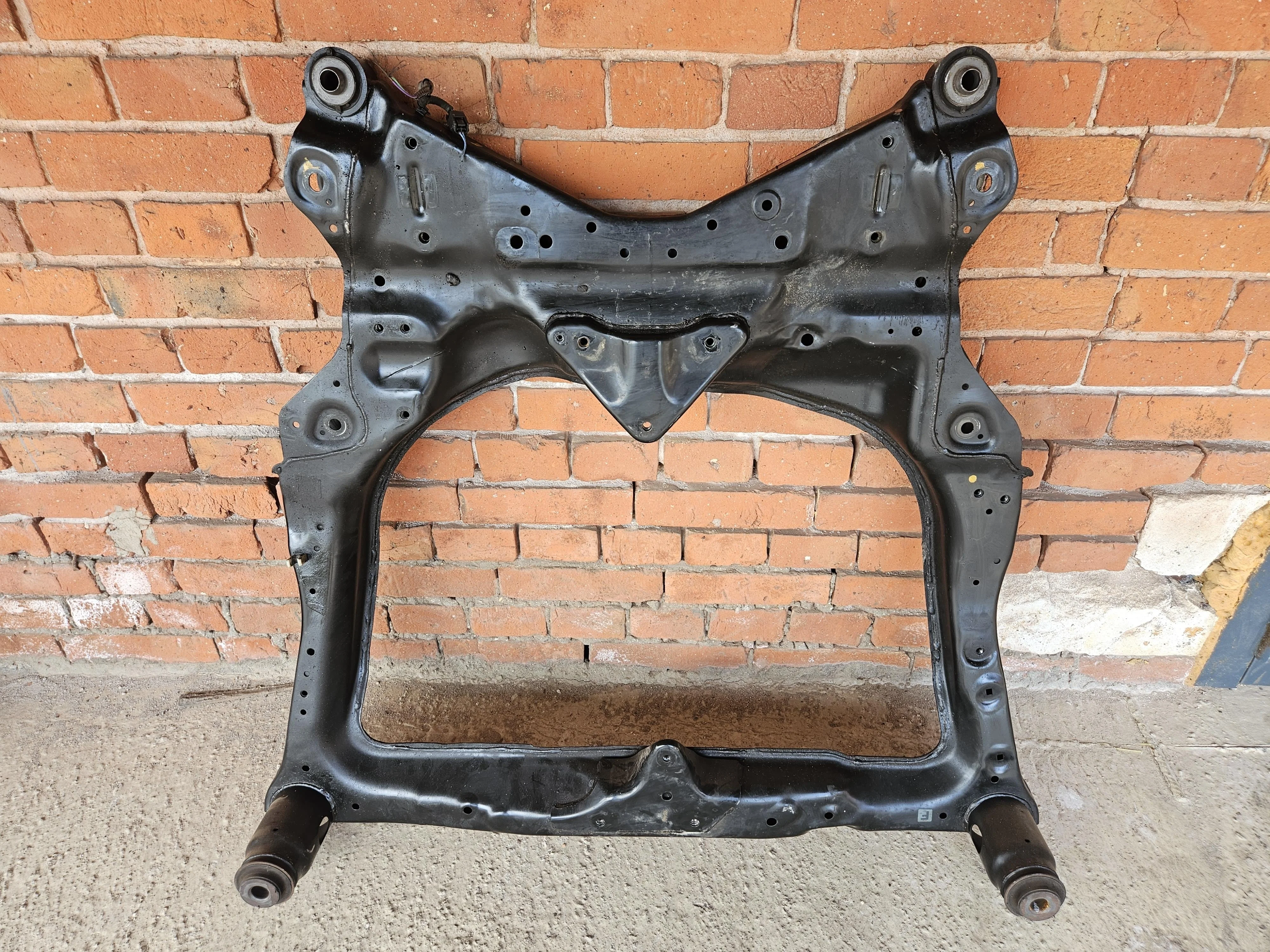 Передний подрамник Nissan Teana J32 V6