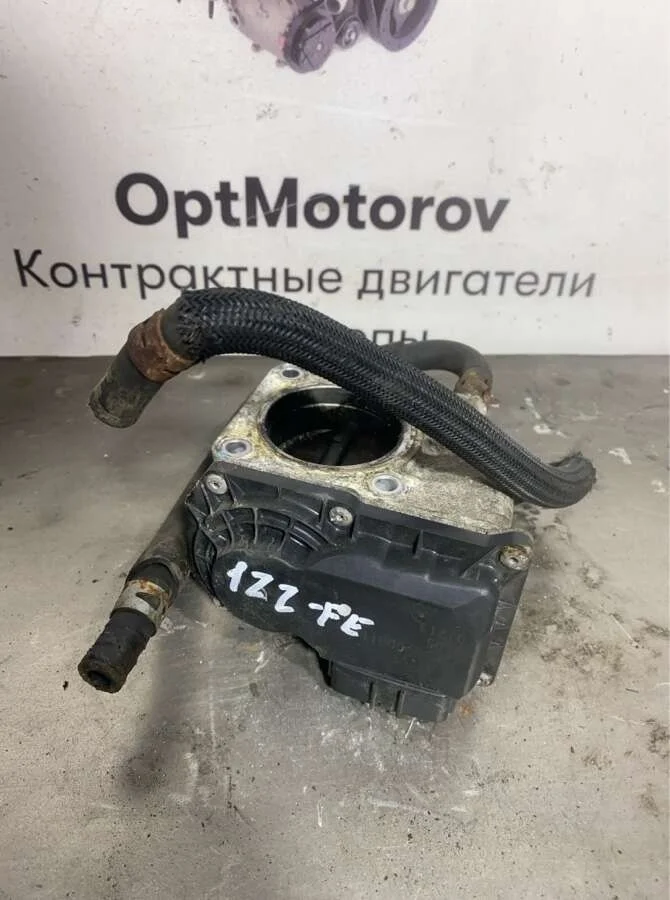 дроссельная заслонка Toyota Avensis  бензин 2005