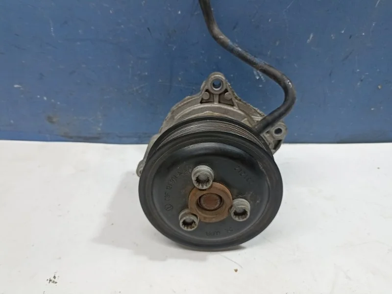 Насос водянной помпа Volkswagen Touran 2012 03F121031A 1T3 1.2 CBZ