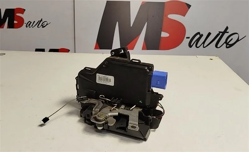 Замок боковой двери Porsche Cayenne 2002-2010 955-957