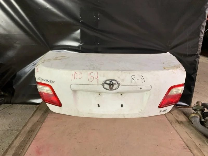 Крышка багажника Toyota Camry 2006-2011 40