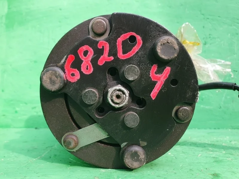 Компрессор кондиционера Ford Focus 1998-2004