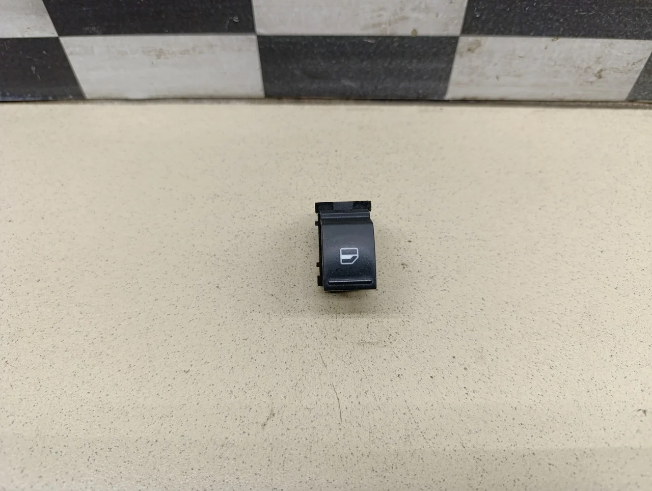 Кнопка стеклоподъемника Passat [B6] 2005-2010