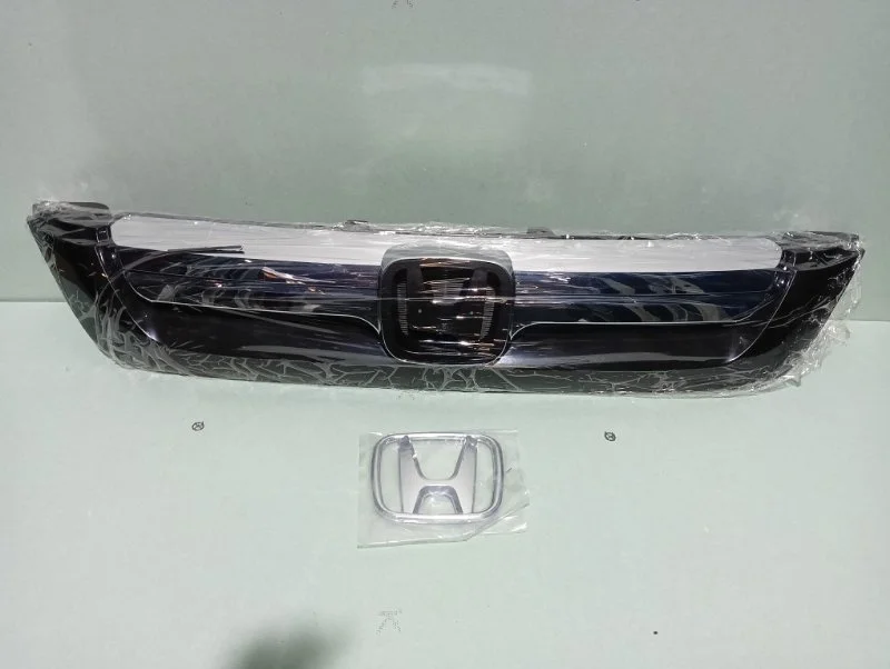 Решетка радиатора Honda CR-V 3 2007-2009