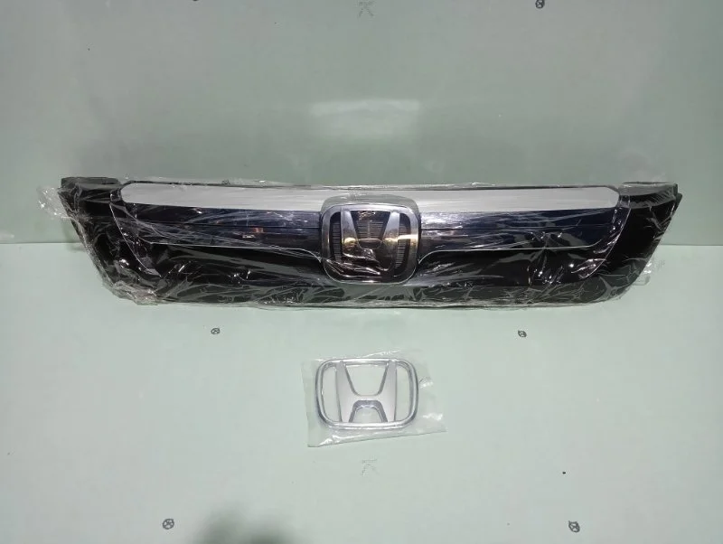 Решетка радиатора Honda CR-V 3 2007-2009