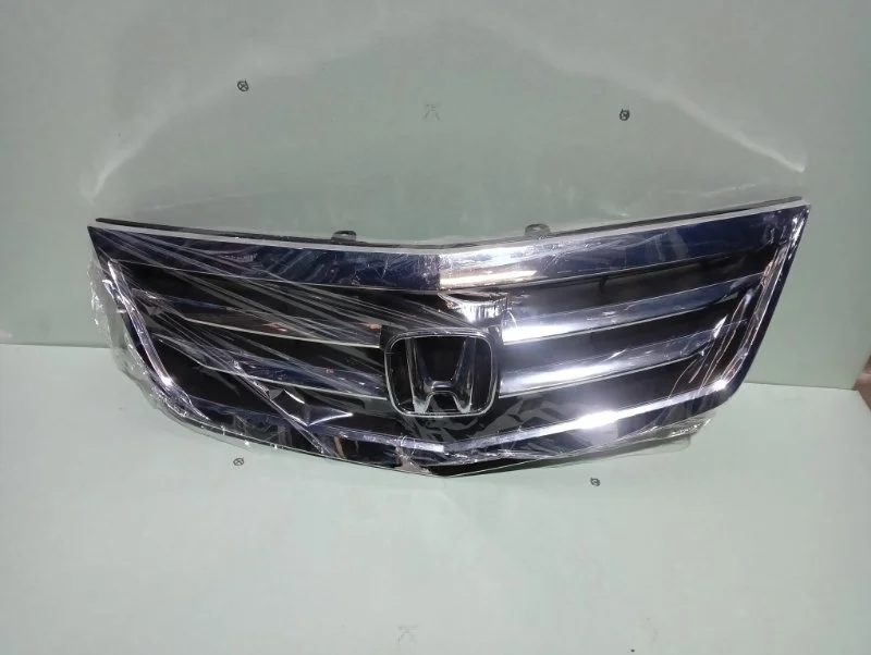 Решетка радиатора Honda Accord 8 2008-2012