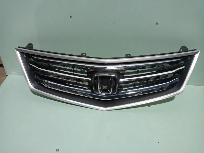 Решетка радиатора Honda Accord 8 2008-2012