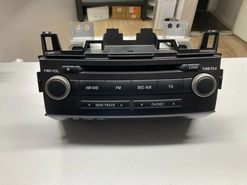 Магнитола Toyota Land Cruiser 2010 8612060J00 URJ200 1VD-FTV 4.5