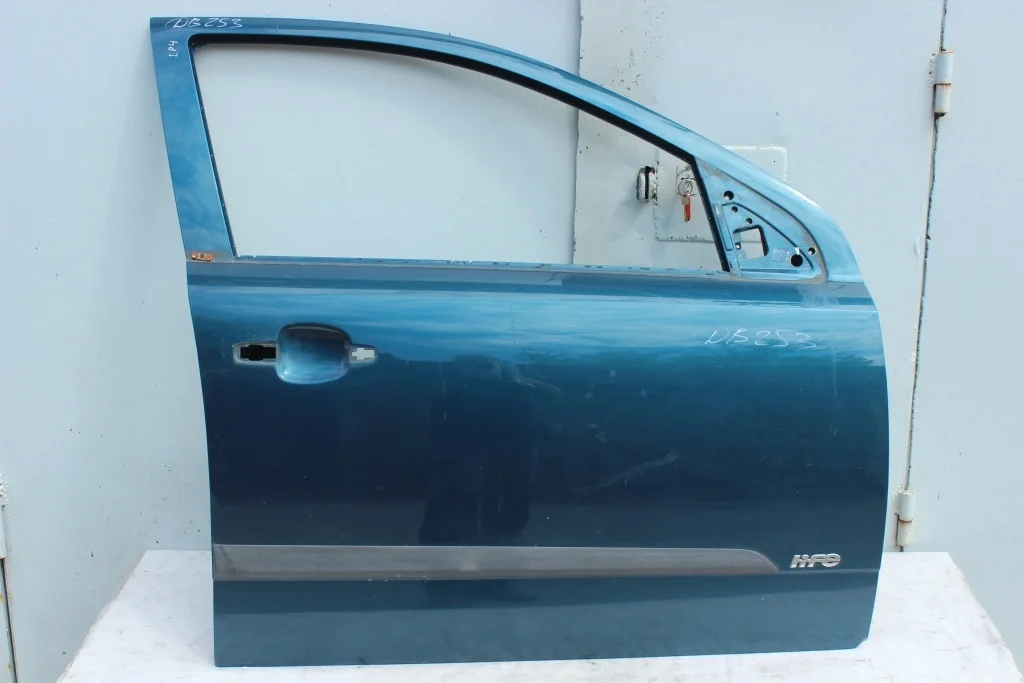 Дверь передняя правая Opel Astra H ДВ253