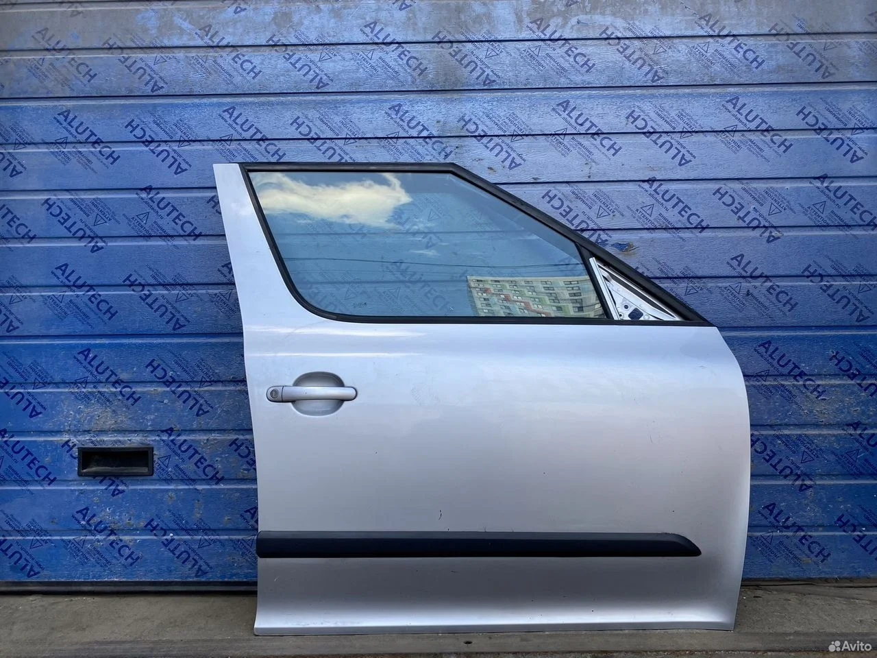 Дверь передняя правая skoda yeti