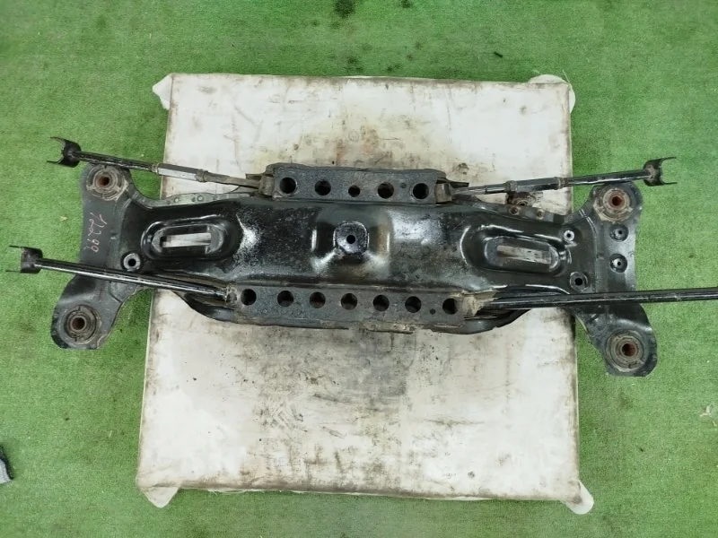 Подрамник Toyota Camry 2001-2006 3759091122 ACV30 2AZ-FE, задний