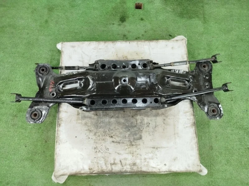 Подрамник Toyota Camry 2001-2006 3759091122 ACV30 2AZ-FE, задний