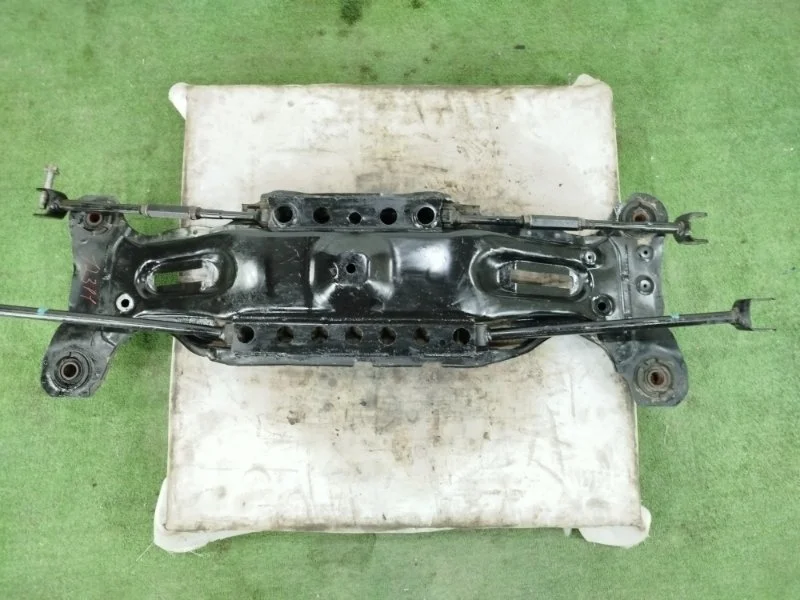 Подрамник Toyota Camry 2001-2006 3759091122 ACV30 2AZ-FE, задний