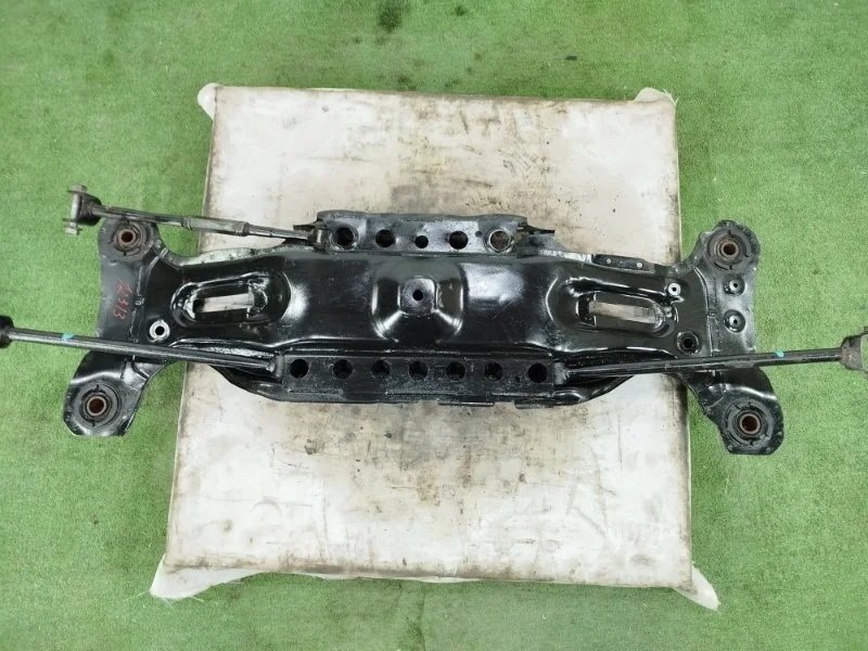 Подрамник Toyota Camry 2001-2006 3759091122 ACV30 2AZ-FE, задний