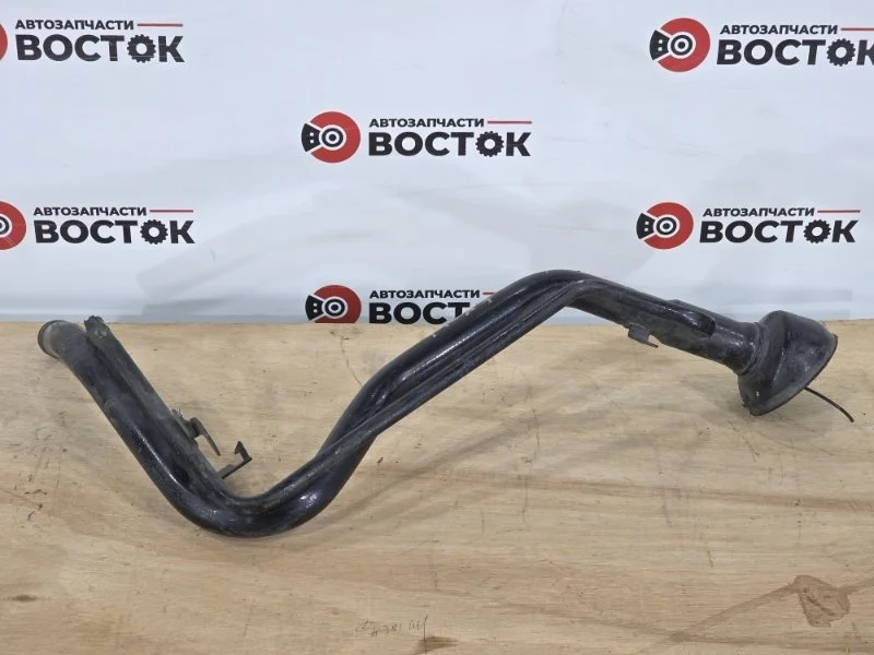 Горловина топливного бака Nissan Qashqai 2006-2013 17221JD000 J10E MR20DE