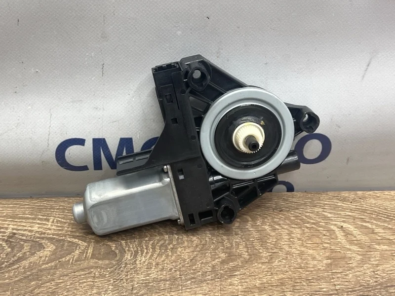 Моторчик стеклоподъемника Volvo Xc60 2011 31253061 ХС60 3.0 B6304T4, передний левый