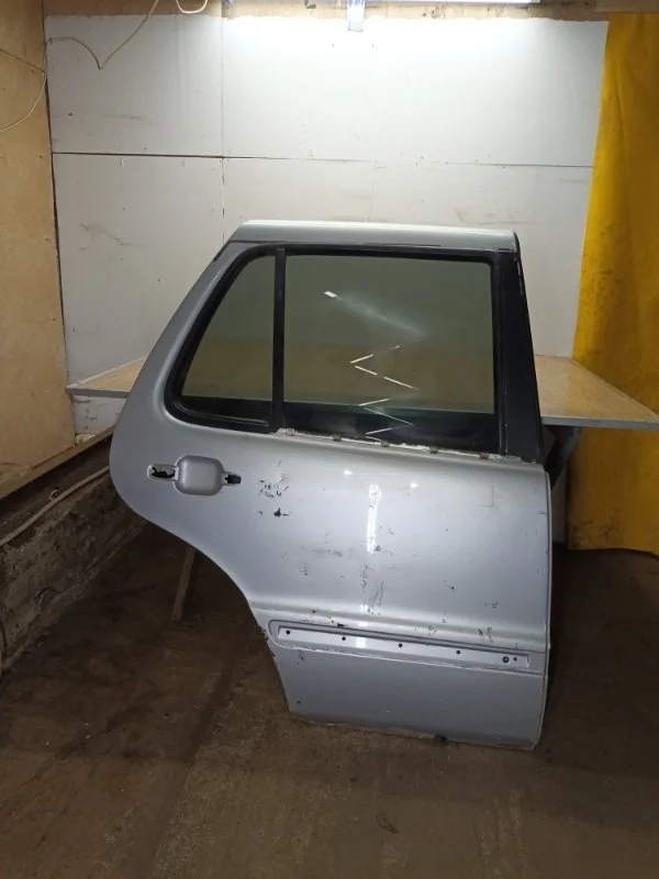 Дверь Mercedes ML W163