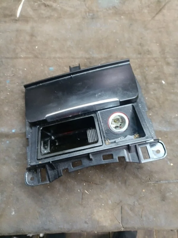 Пепельница Audi A5 2010 8T