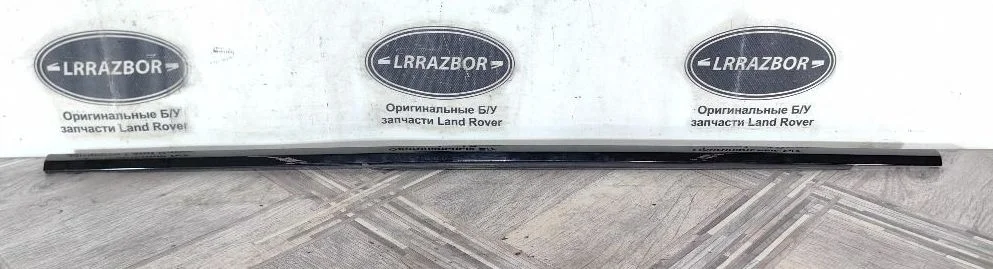 Молдинг стекла задний левый Range Rover 4 L405