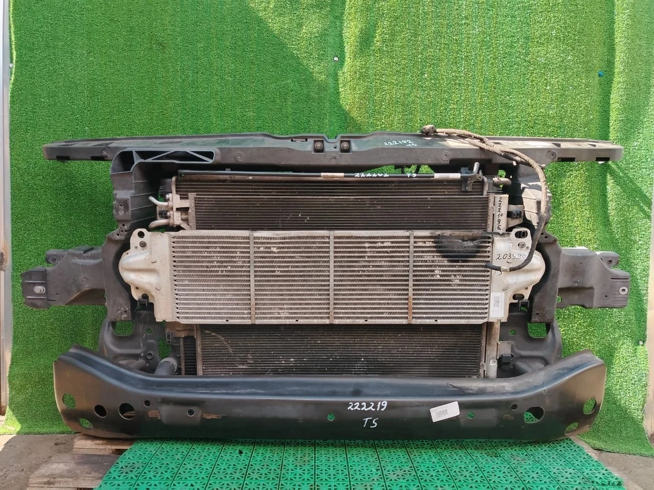 Интеркулер VOLKSWAGEN TRANSPORTER T5 2010- б/у TRANSPORTER T5(2003-2015)